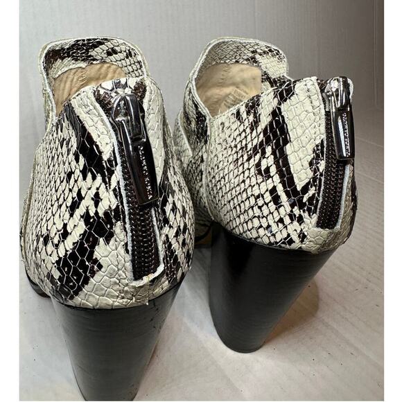 Vince Camuto Sz 9.5 Heel Bootie Snakeskin Western White Black Cowboy Carter - Picture 7 of 12